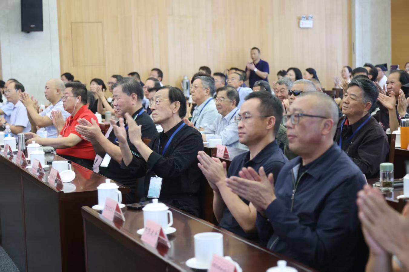 讲座热烈